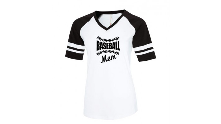 B. Chambly chandail baseball mom